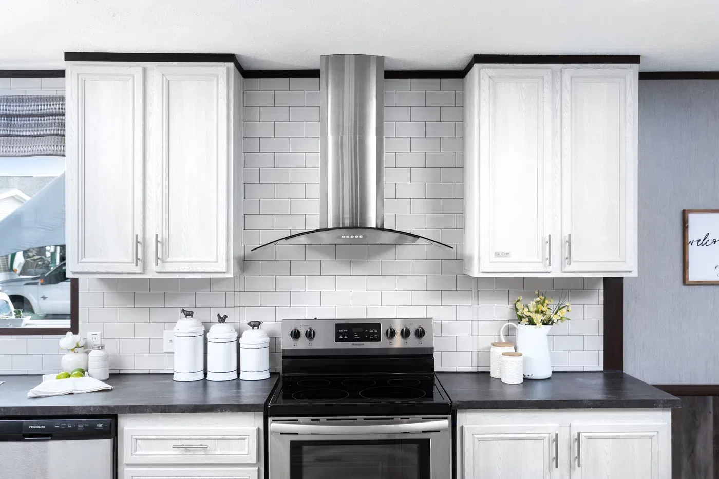 The shoreline kitchen home features