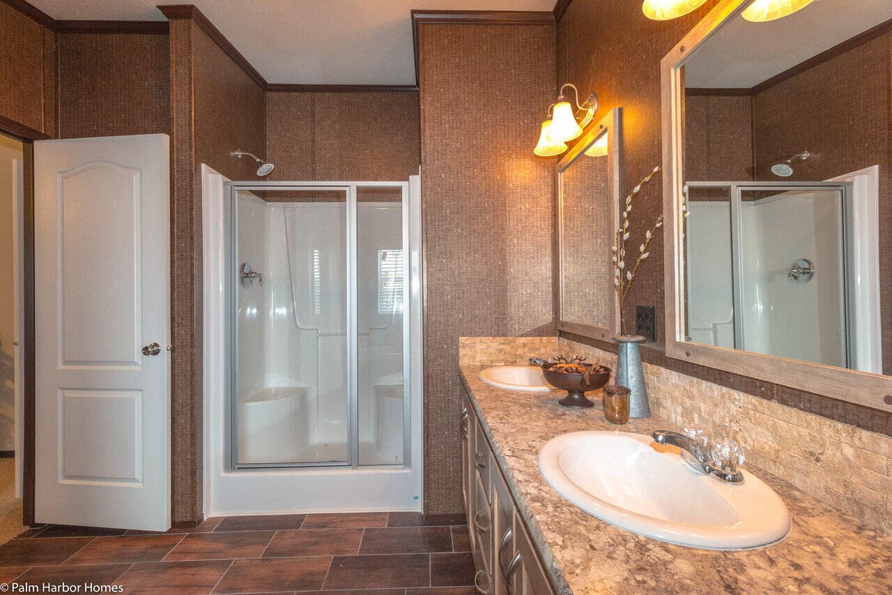 Great escape 30643g bathroom home features