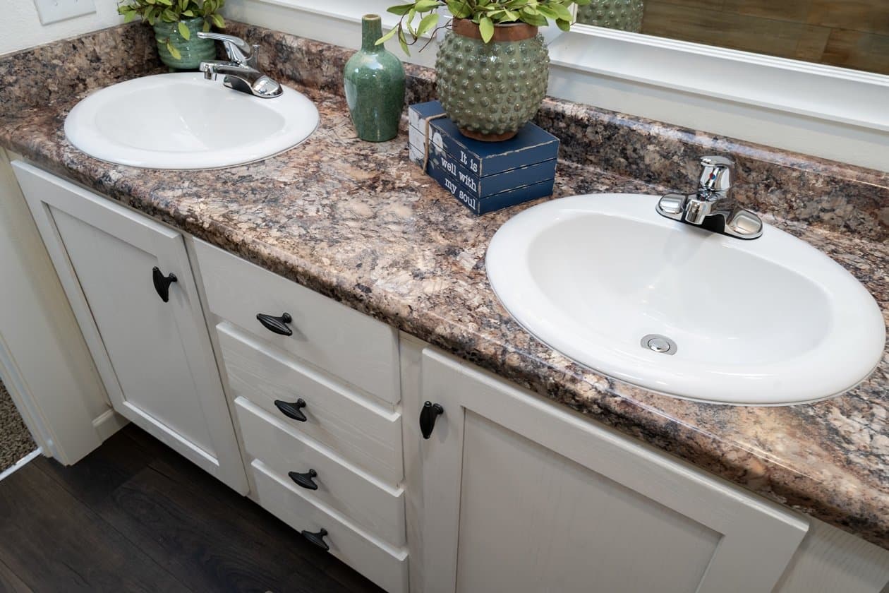 Sipsey bathroom home features