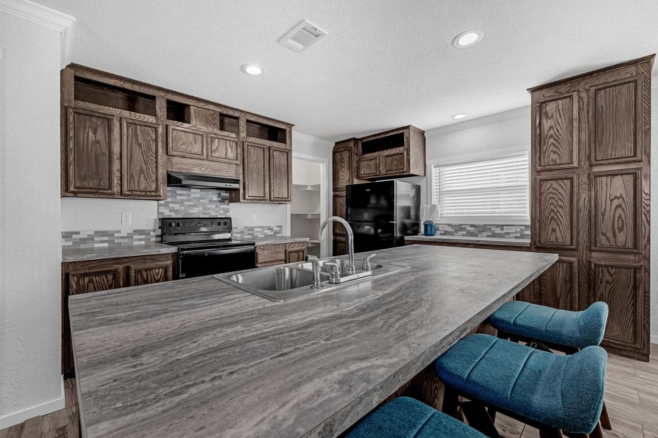 Topaz 28563a kitchen home features