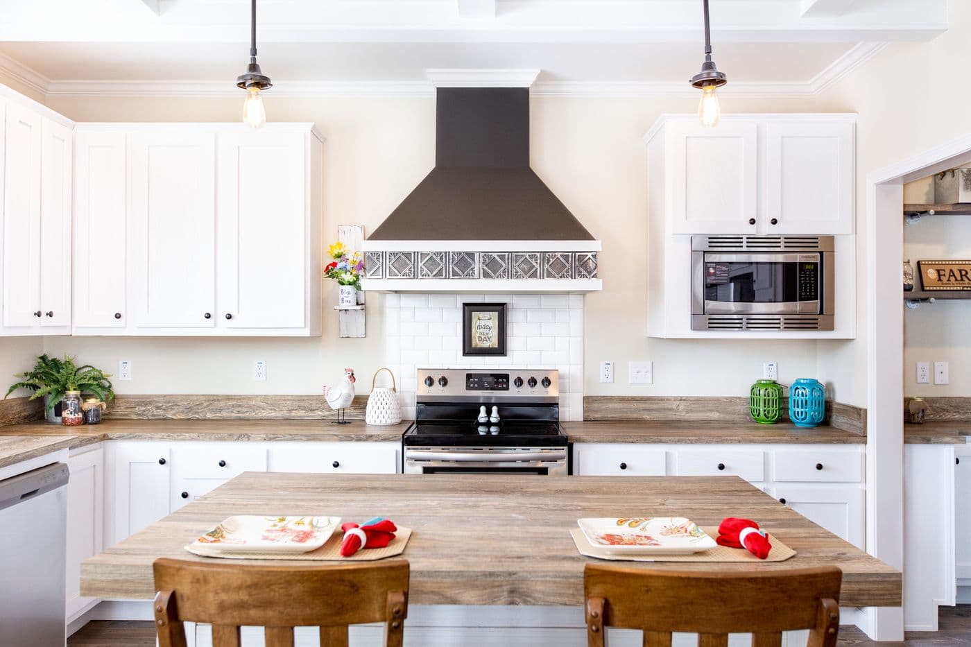 Southern charm 4br kitchen home features