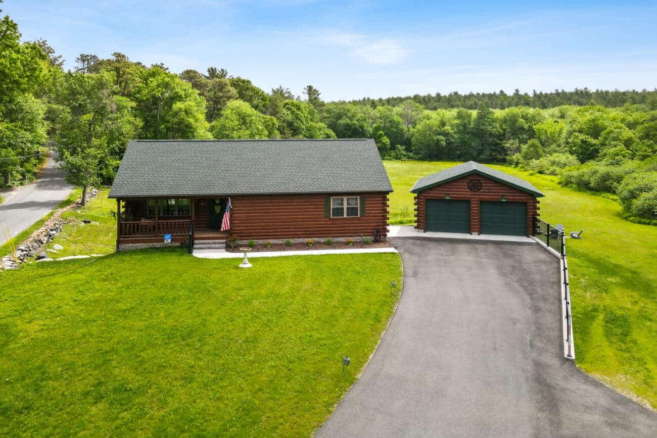 Frontier 2240 exterior home features