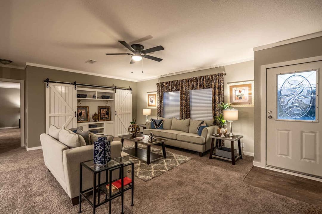 Magnum 30764m interior home features