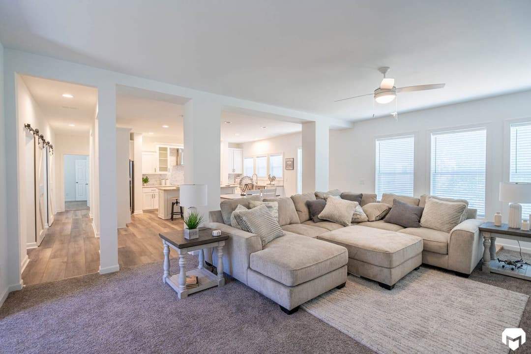 Elite 2.1 32683c interior home features