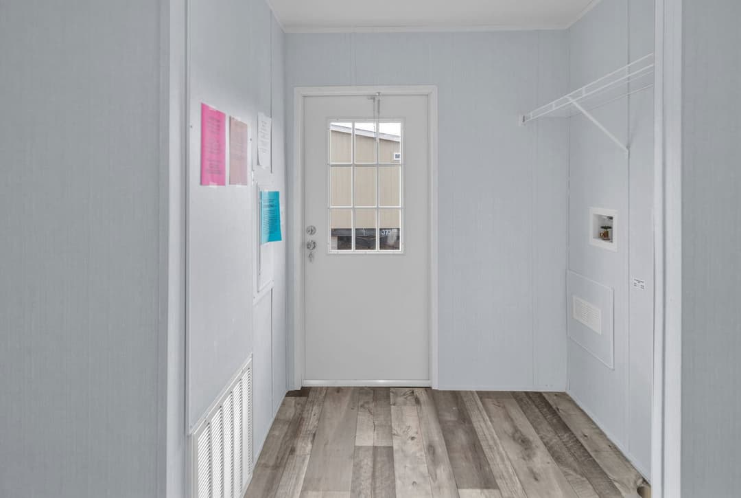 Alamo lite 28724t interior home features