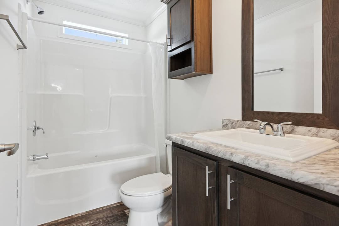 N600 bathroom home features