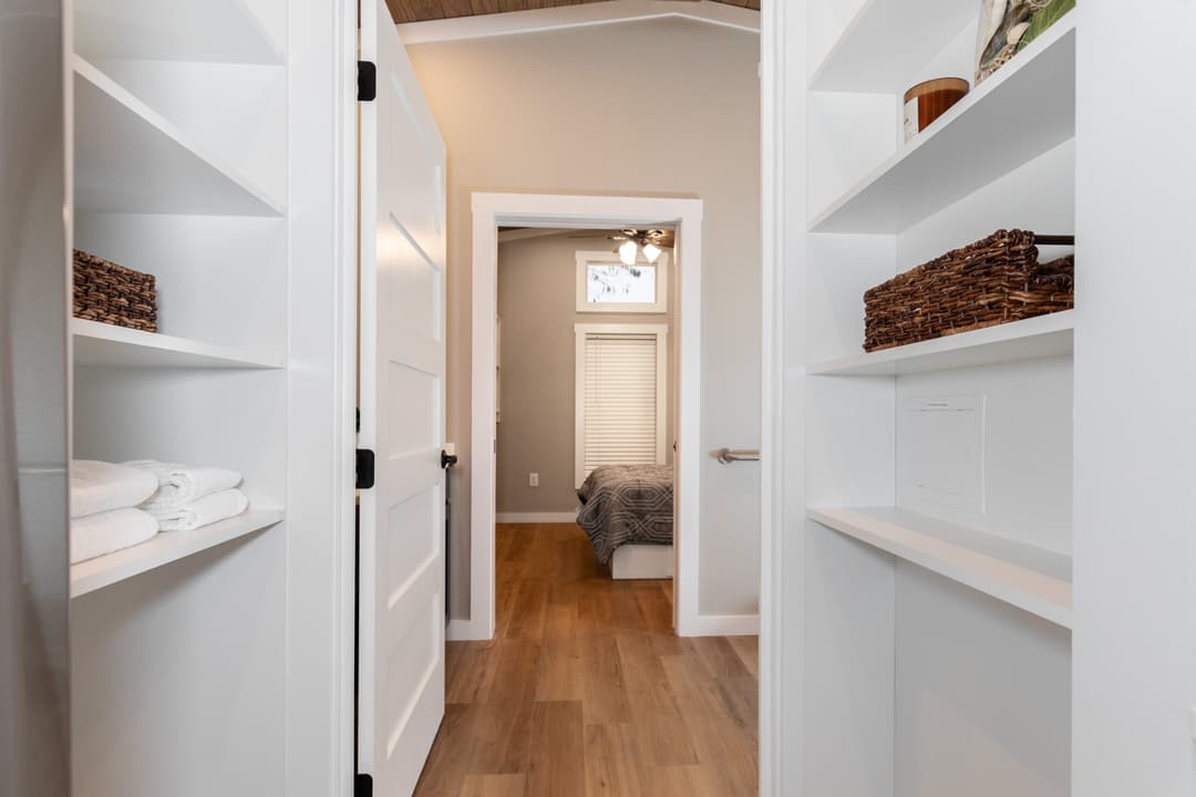 Blue springs interior home features