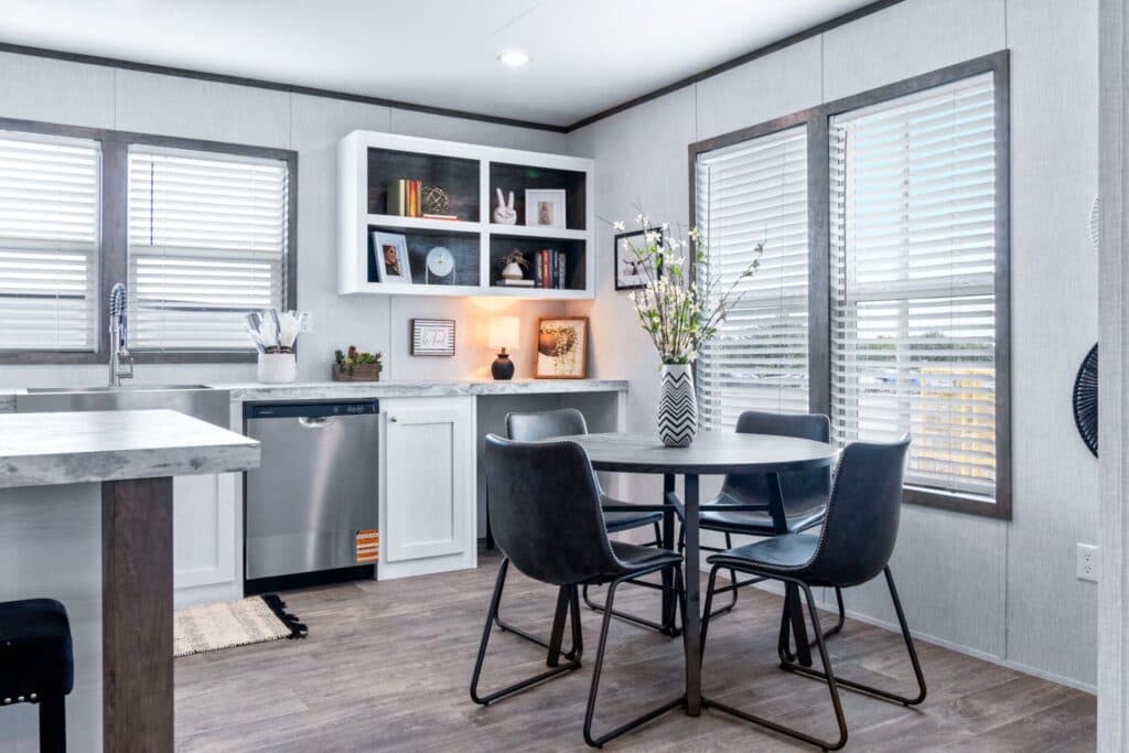 Lakeland interior home features