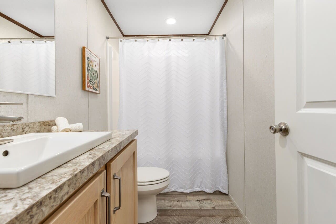 Elite 2 bathroom home features