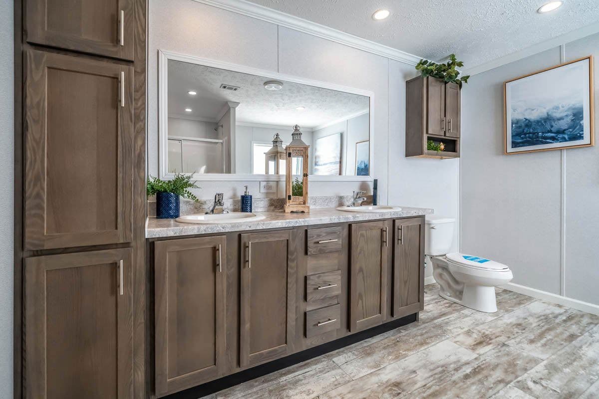 Nova bathroom home features