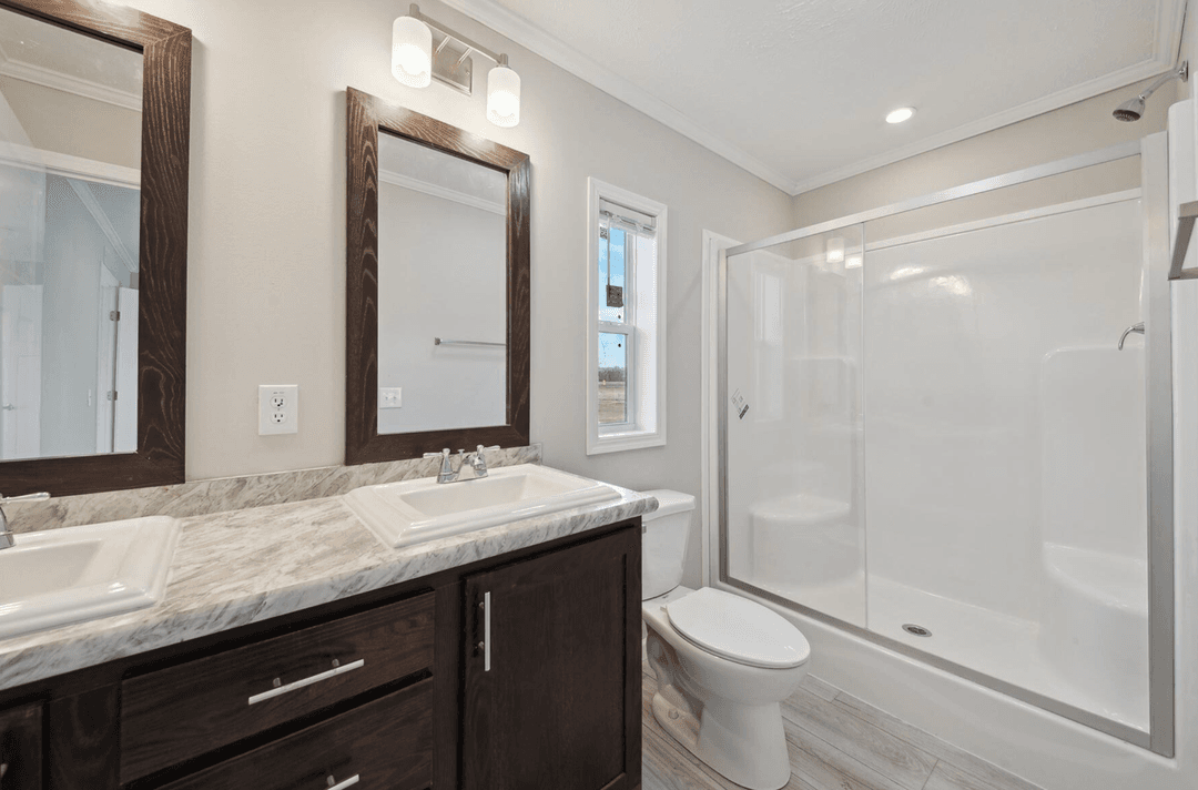 N656 bathroom home features