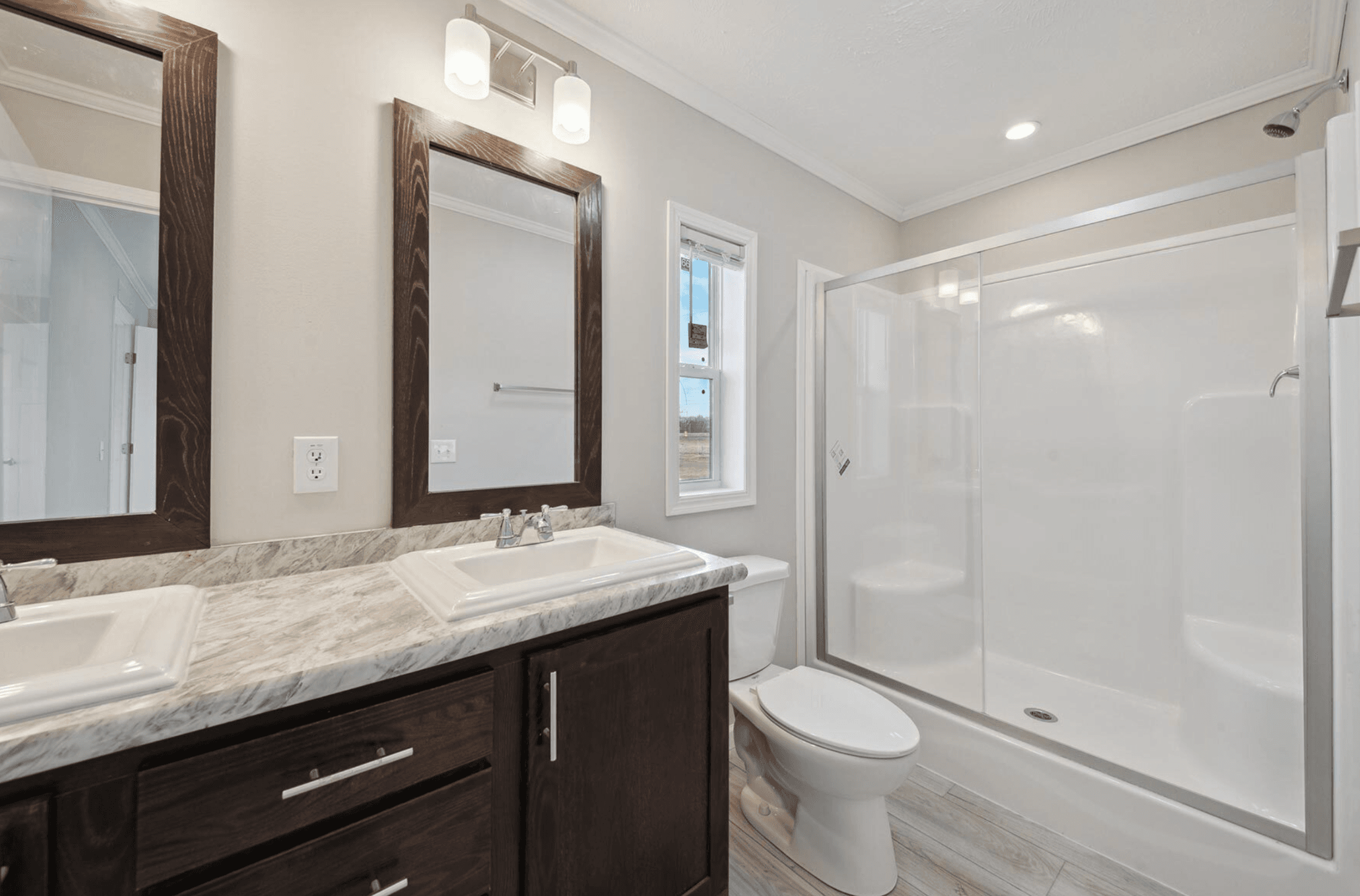 N656 bathroom home features