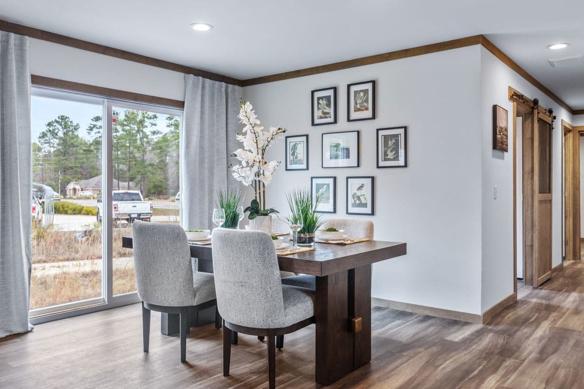 Everett interior home features