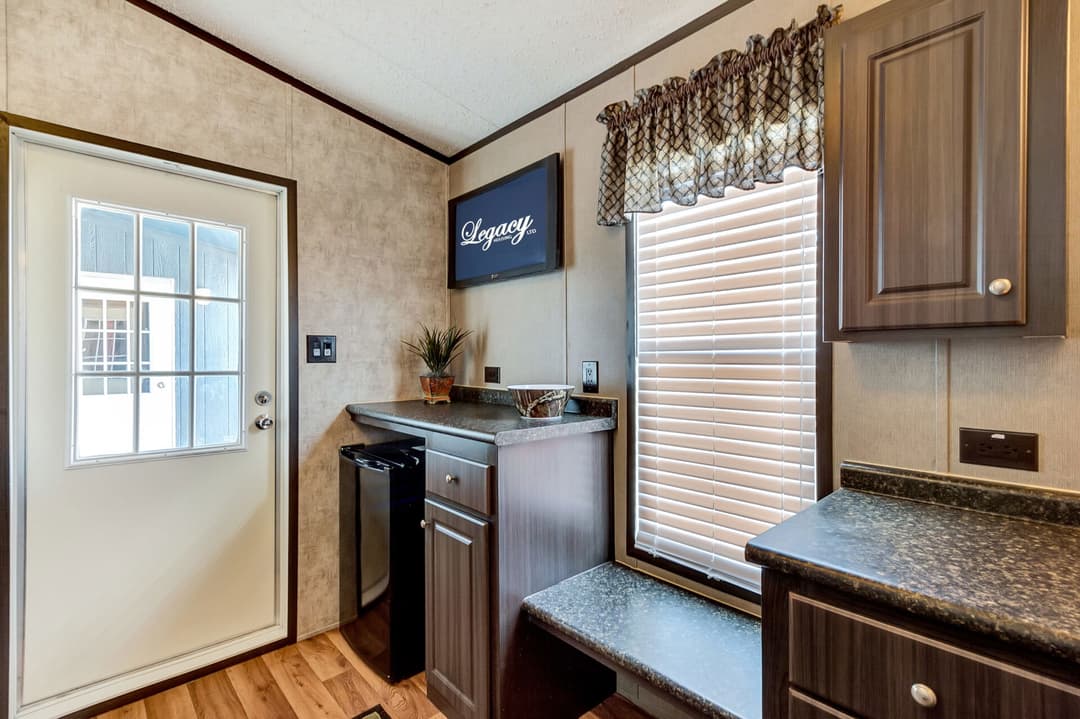 Select s-1240-22a interior home features