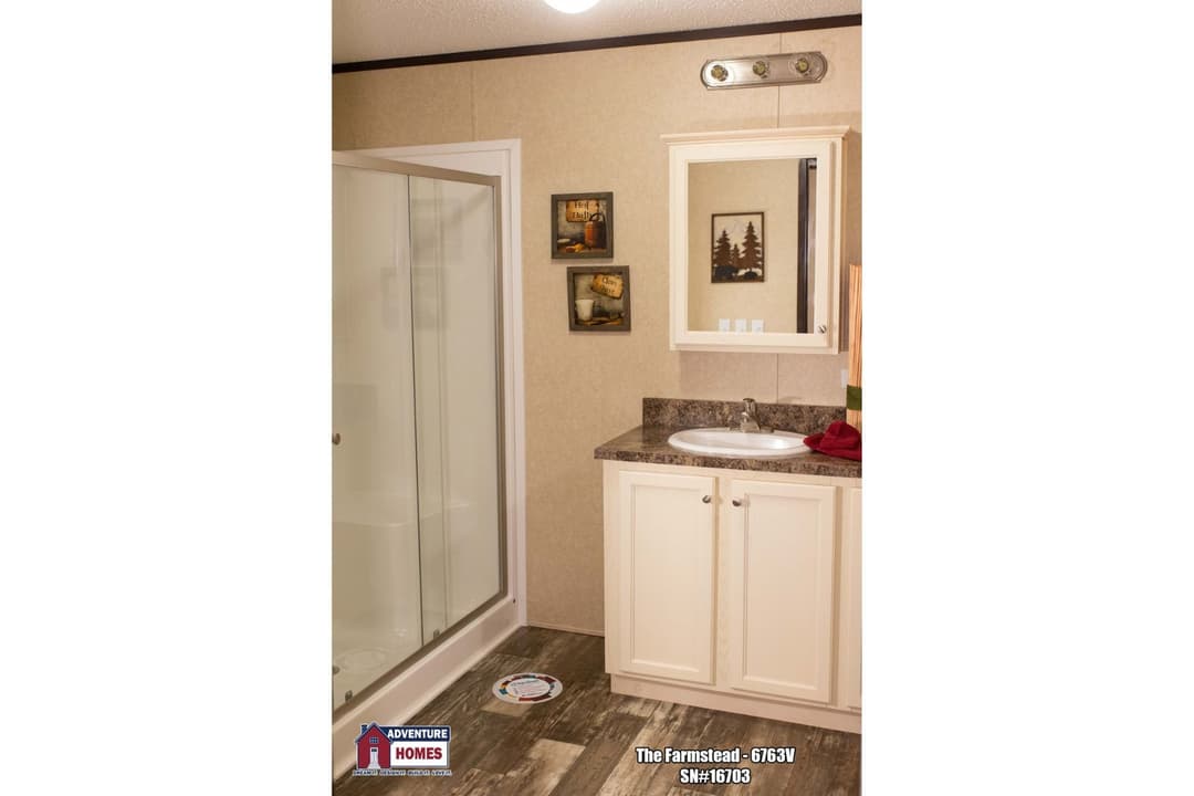 Farmstead | 6763v bathroom home features
