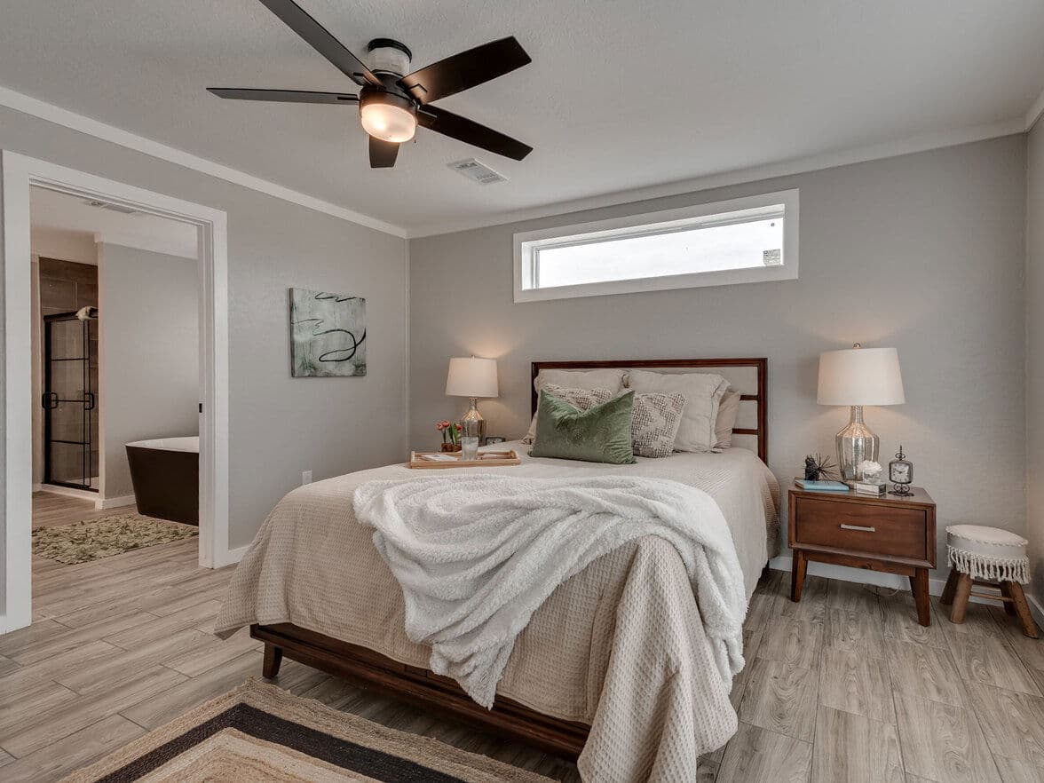 28603n bedroom home features