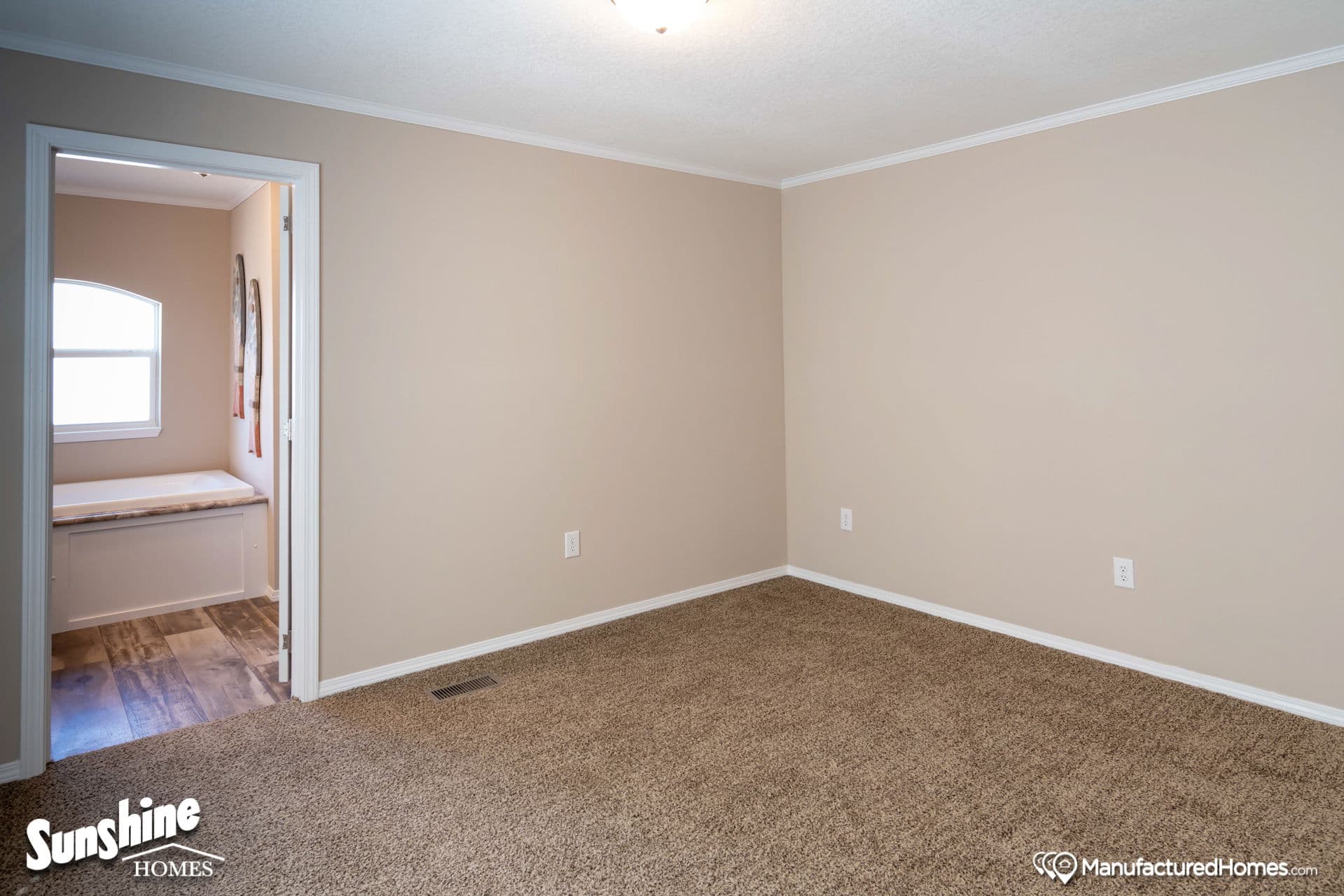 Pri1680-1001 bedroom home features