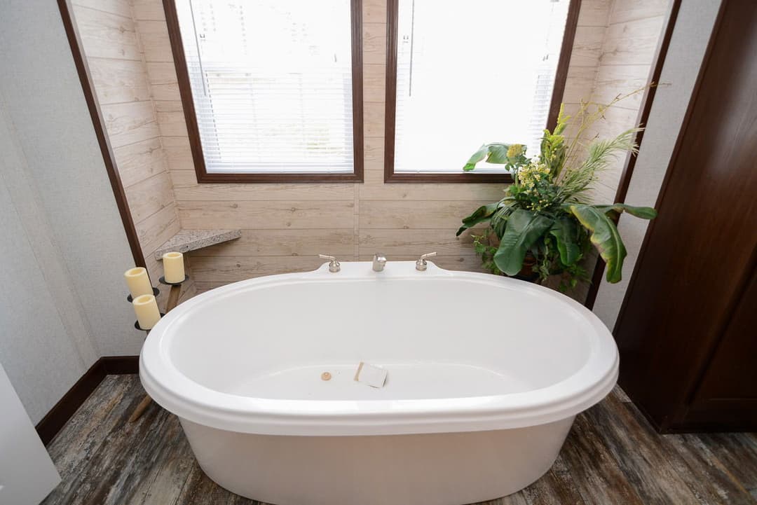 Velocity 28563k bathroom home features