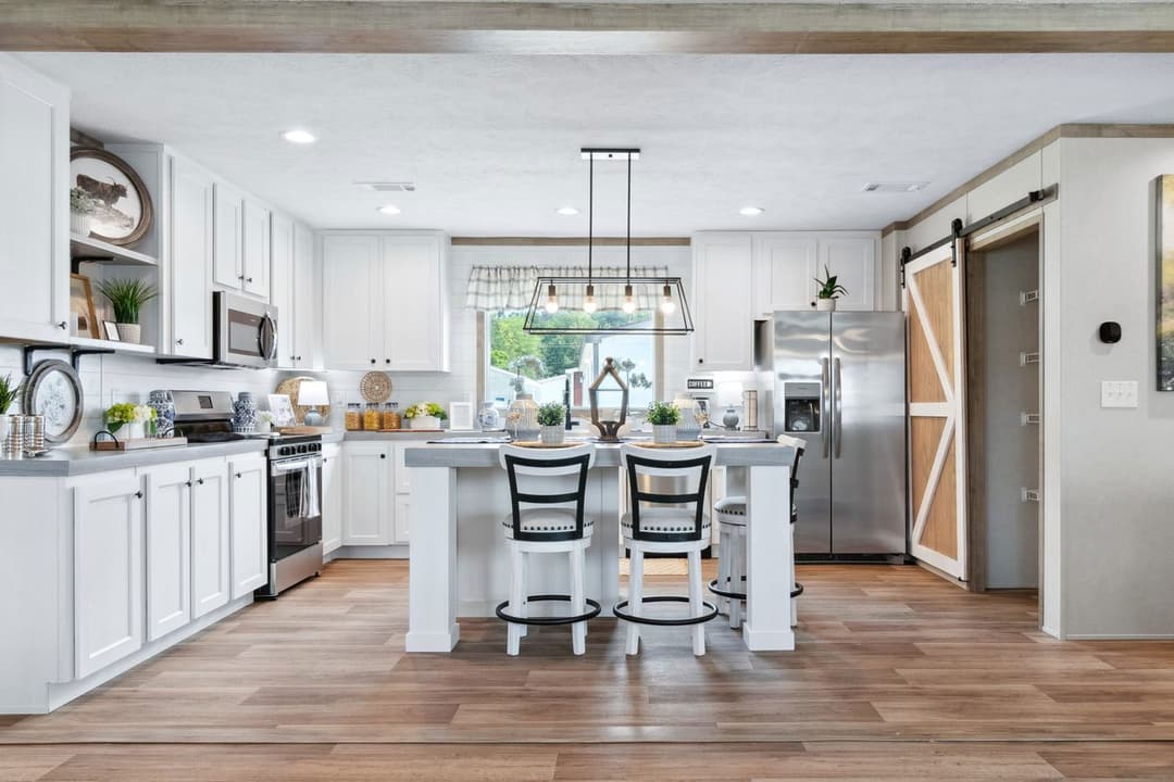 Breeze farmhouse 72 kitchen home features