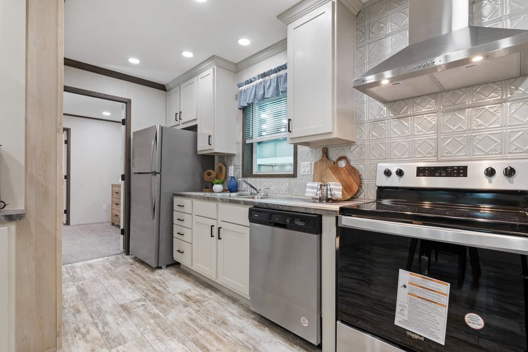 Tesla 24523 kitchen home features