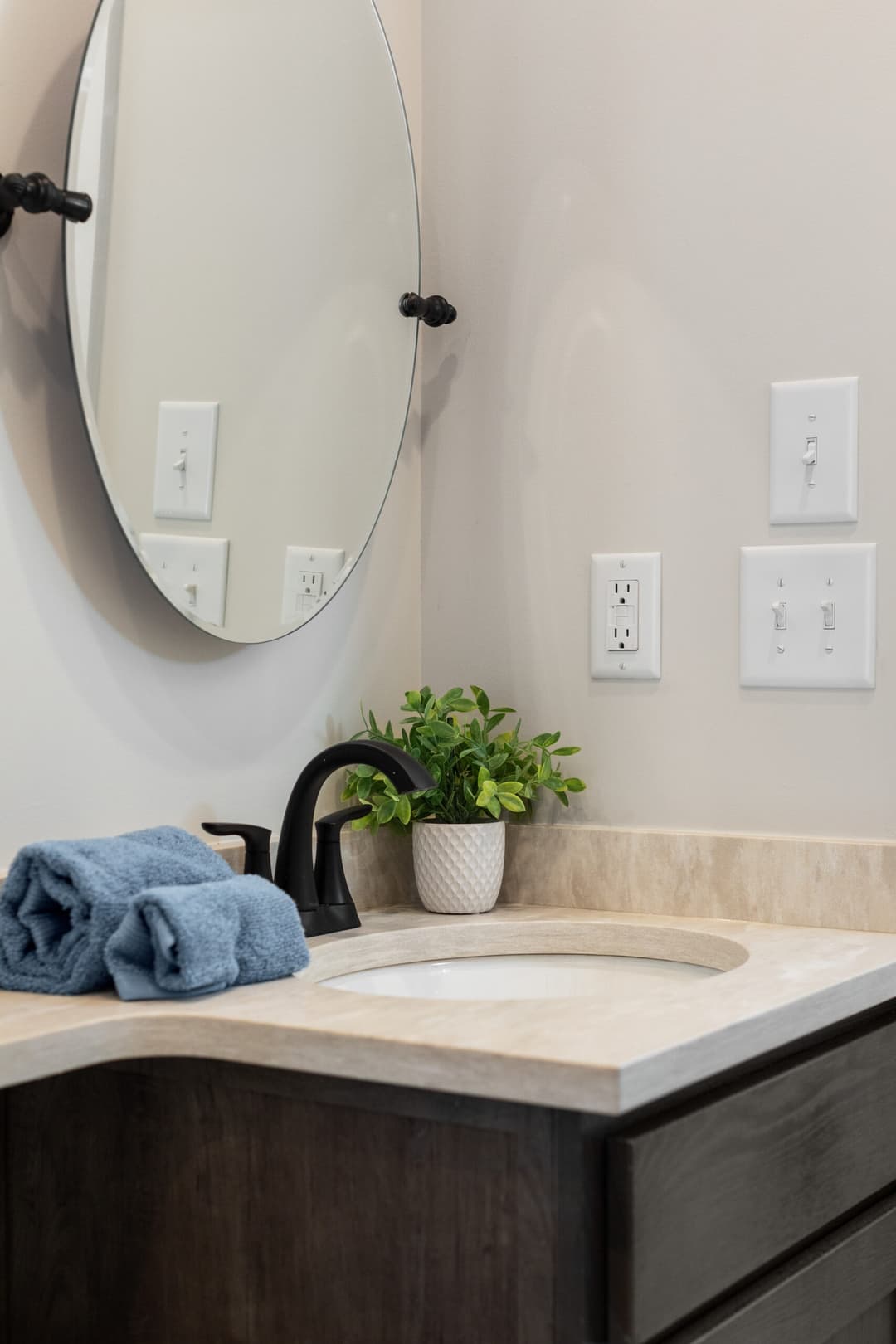 Kinlock bathroom home features