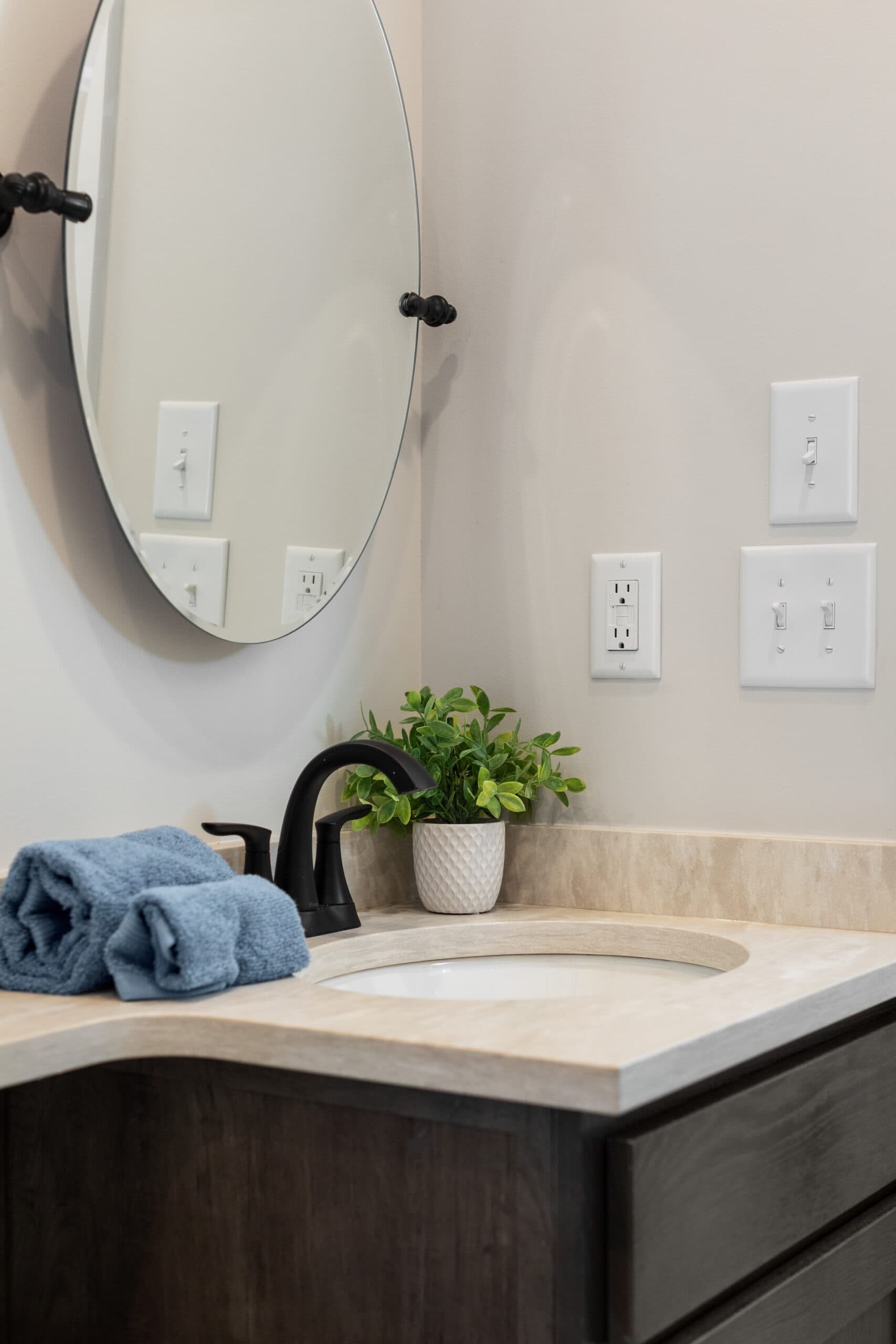 Kinlock bathroom home features
