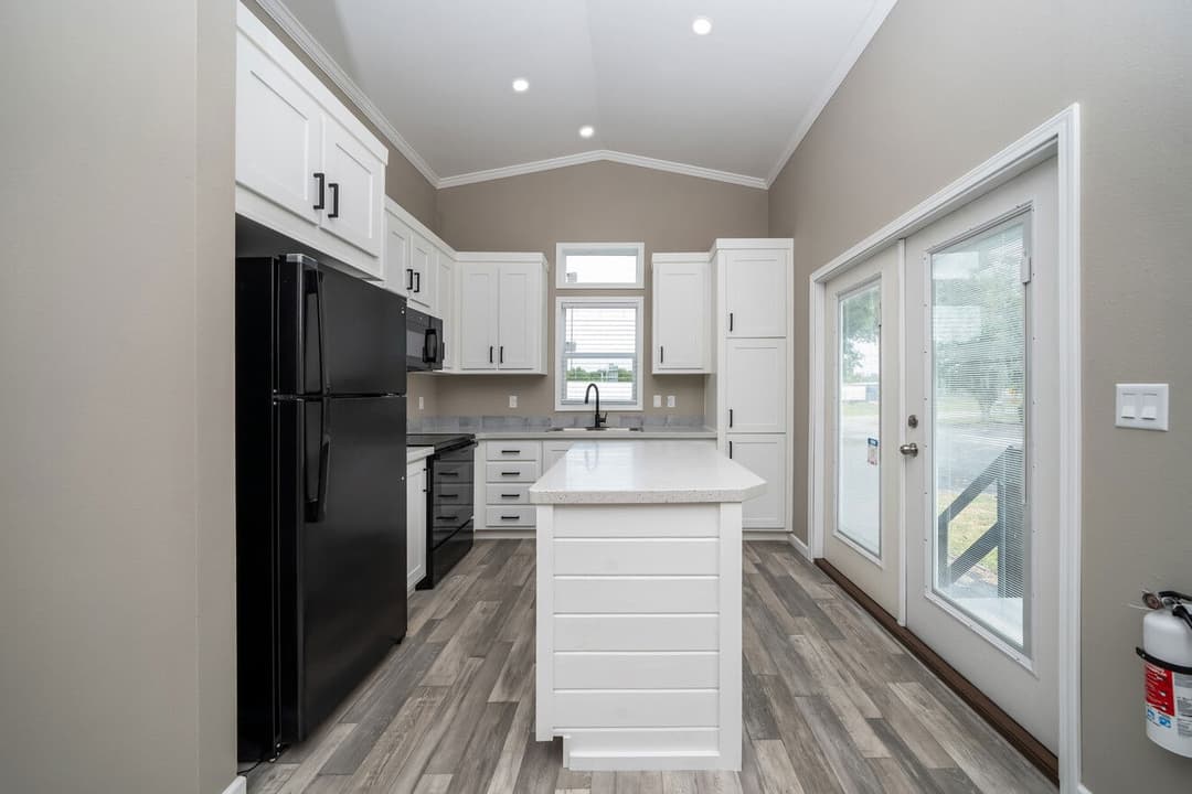 Eagle 11351g kitchen home features