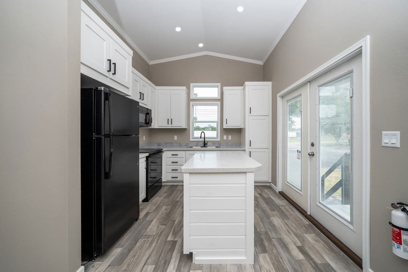 Eagle 11351g kitchen home features