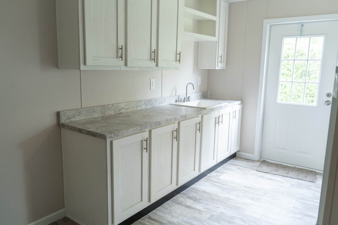 Luna interior home features