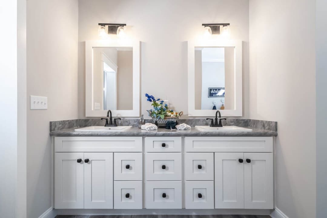 Sparta ranch bathroom home features