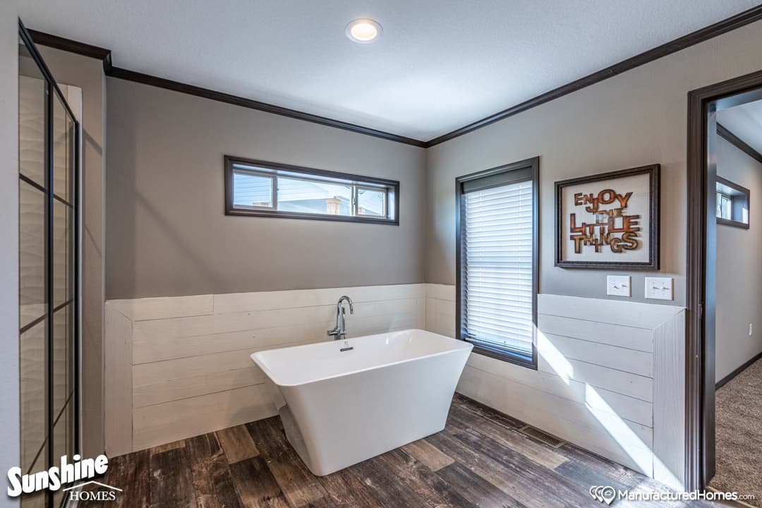 Pri2868-2027 bathroom home features