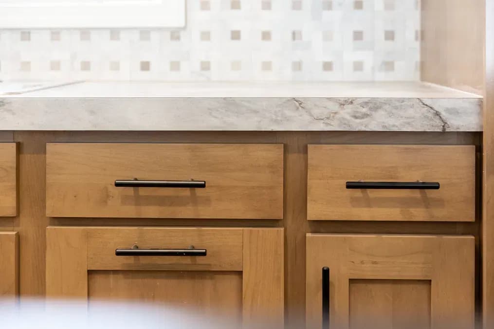 Coronado 2462a interior home features