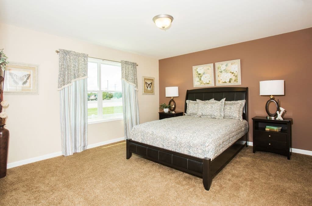 Raven max 28 28763b bedroom home features