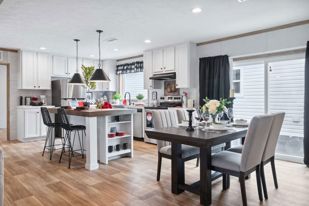 The real deal interior home features