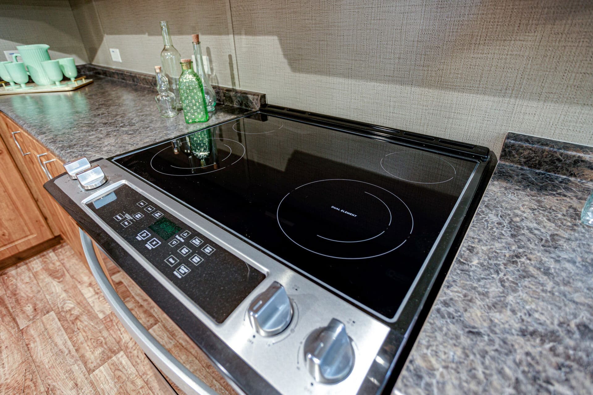 Heritage h-3256-42a kitchen home features