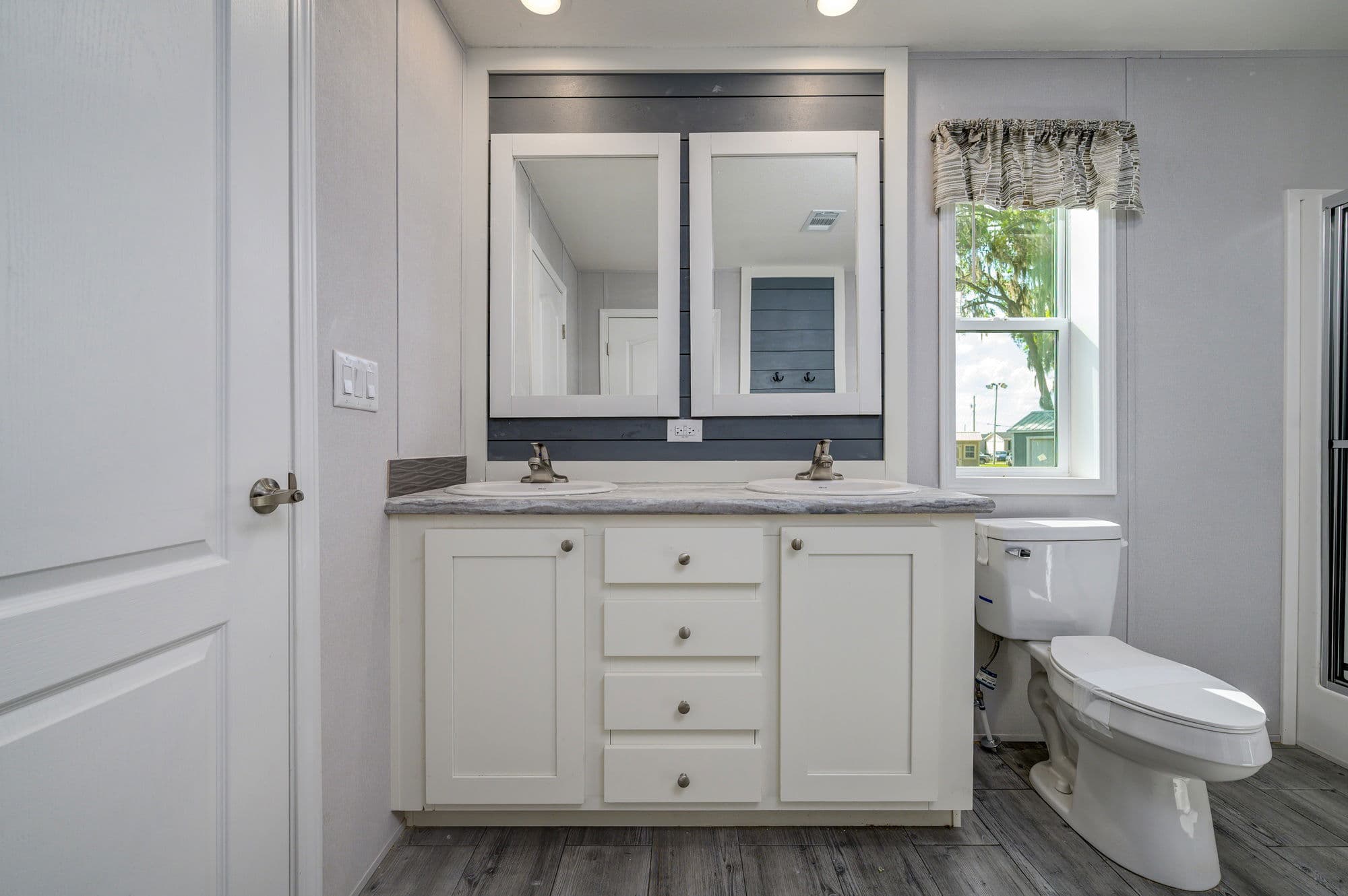 Marco 60 bathroom home features