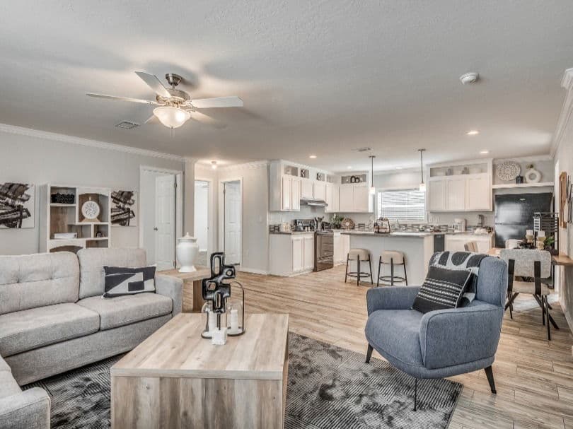 Emerald 28483a interior home features