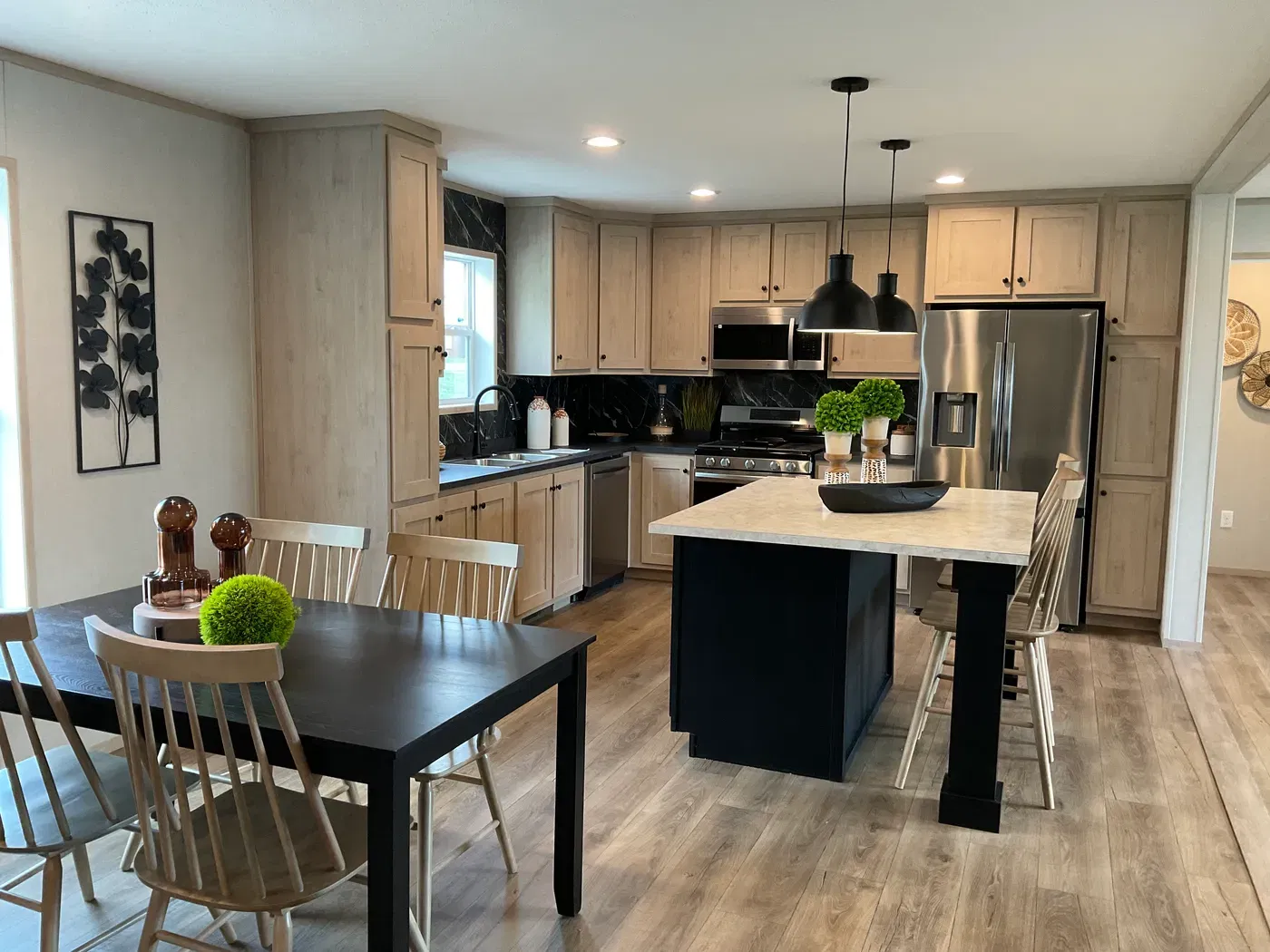 Emerald kitchen home features