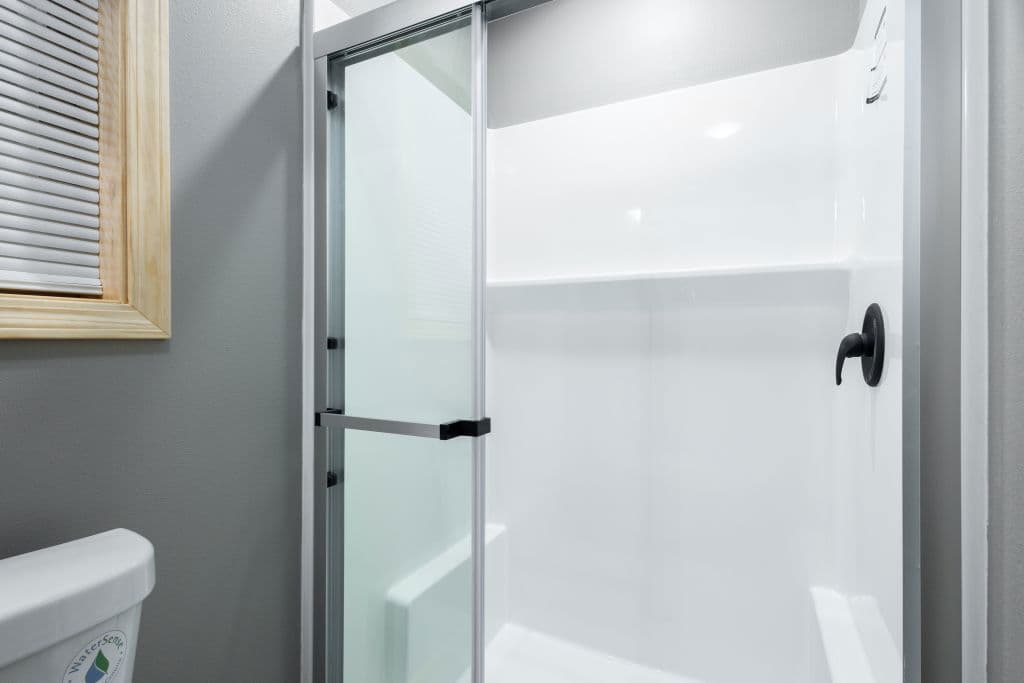 1w1407-v bathroom home features