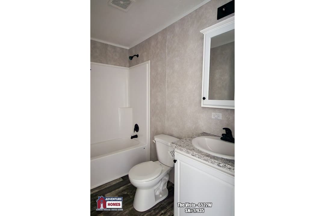Vista | 6522w bathroom home features