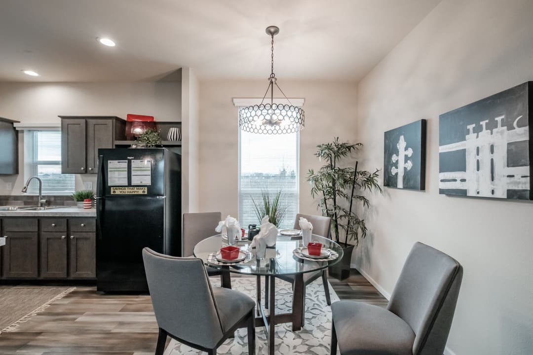 Canyon interior home features