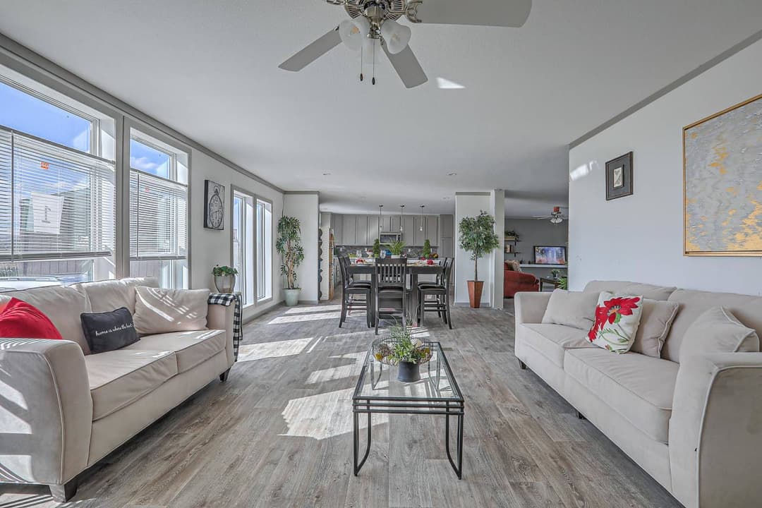 Csd3276k interior home features