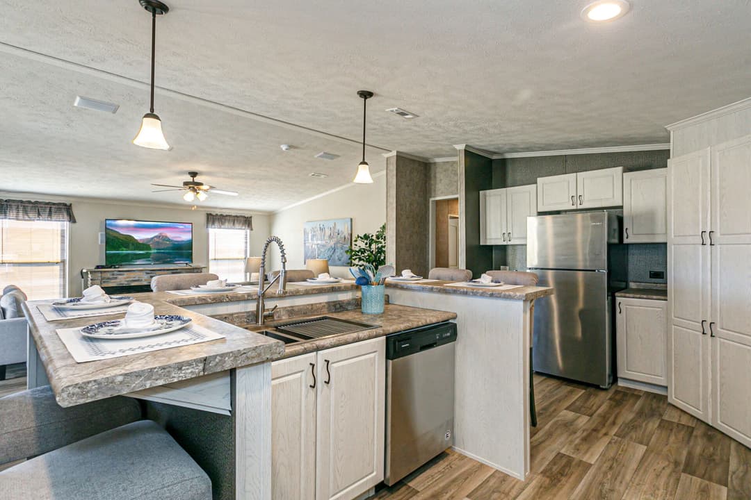 Doublewide 32×64-32bp kitchen home features