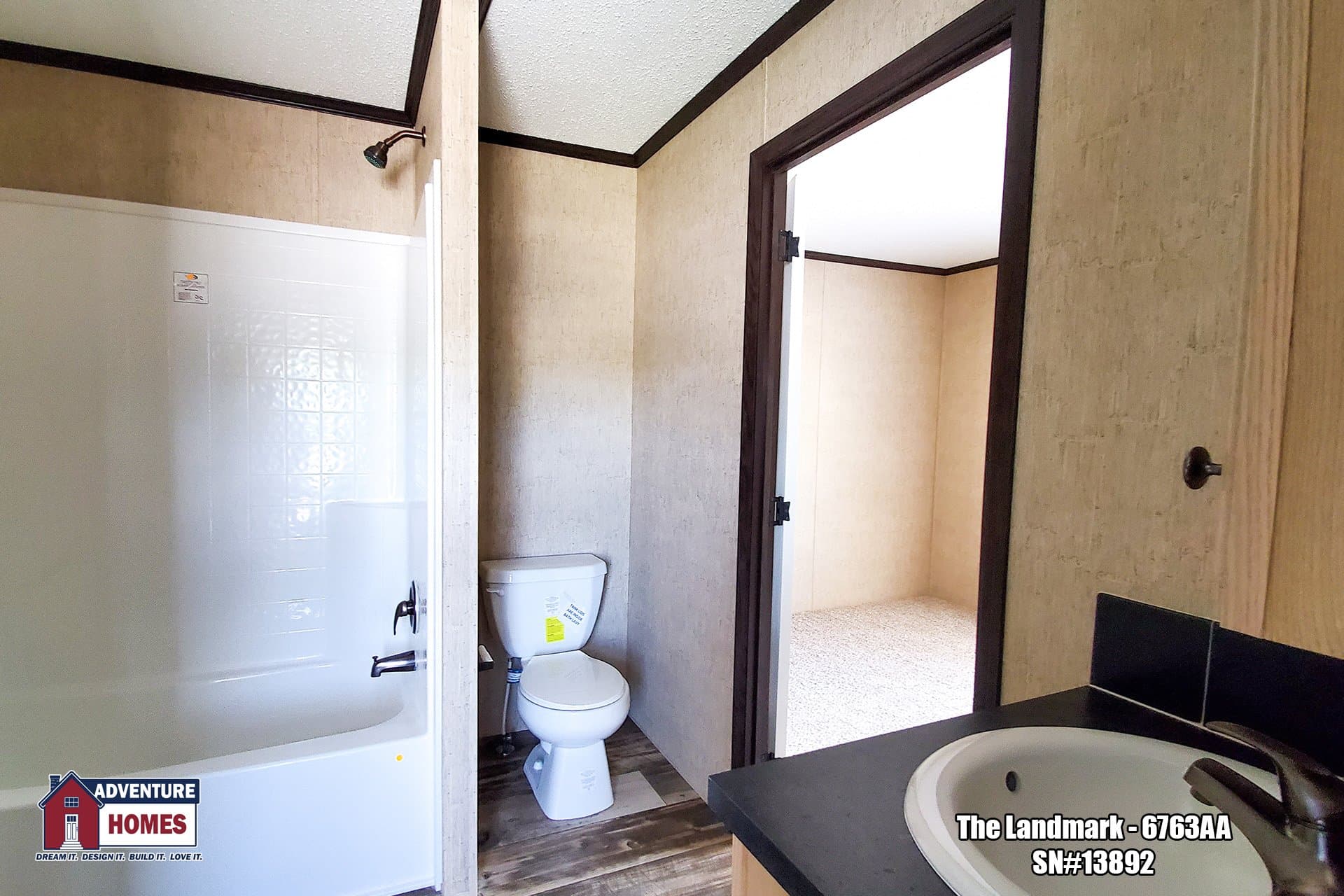 Landmark | 6763aa bathroom home features
