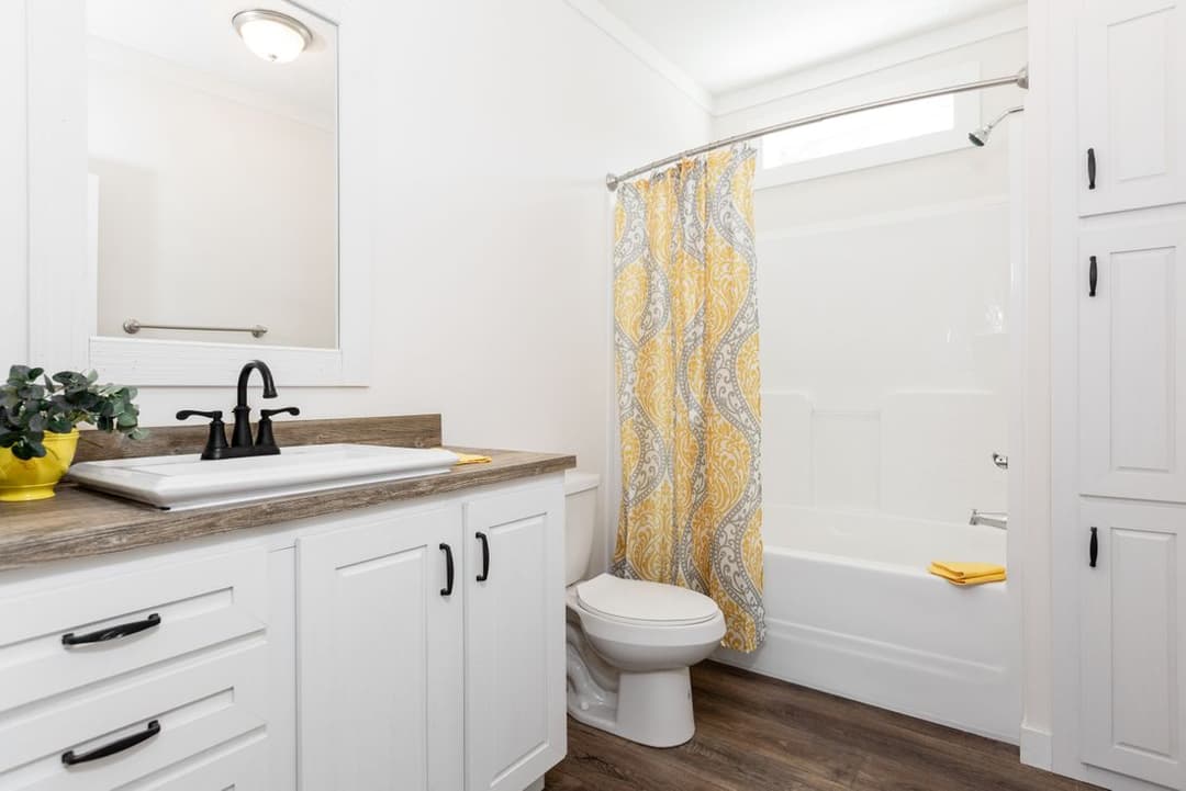 1442 carolina southern comfort bathroom home features