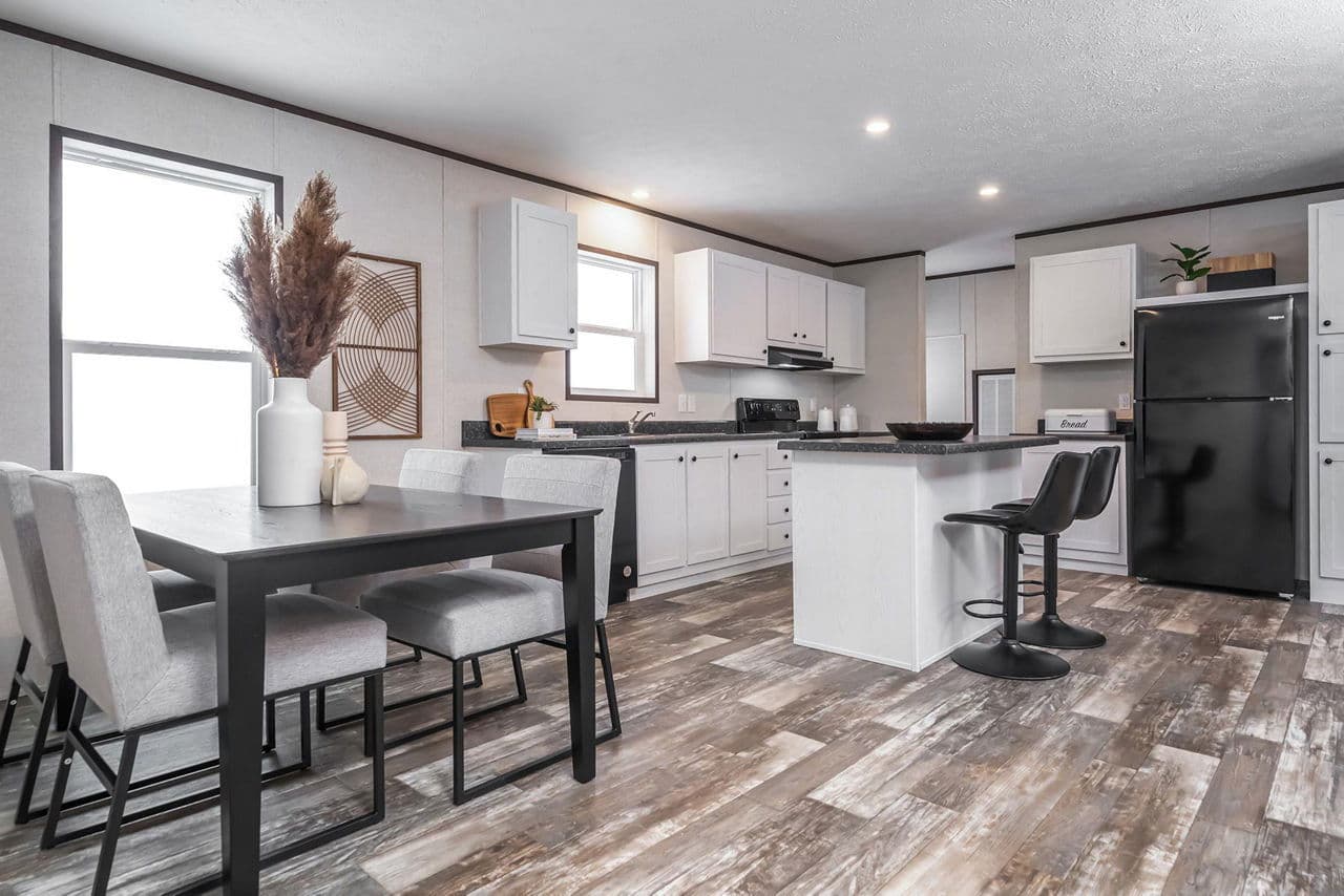 Crown 3901 kitchen home features