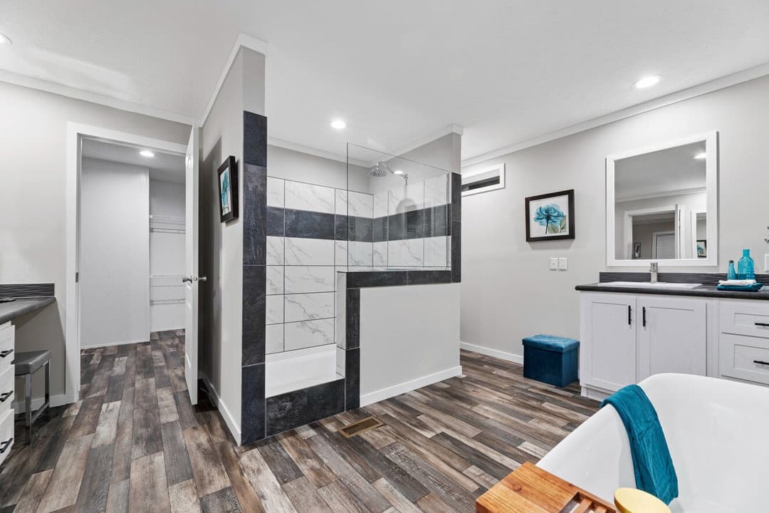 K2 32764p bathroom home features