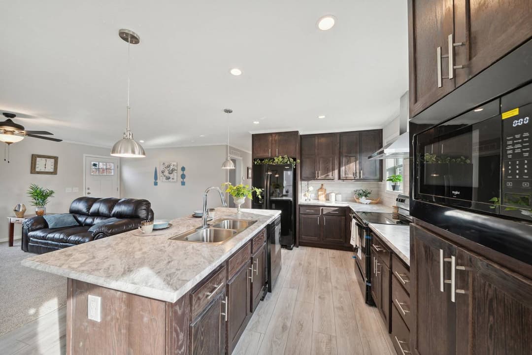 N656 kitchen home features