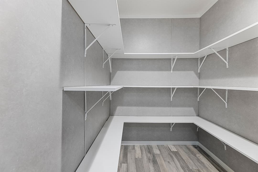 Sheridan 30483s interior home features