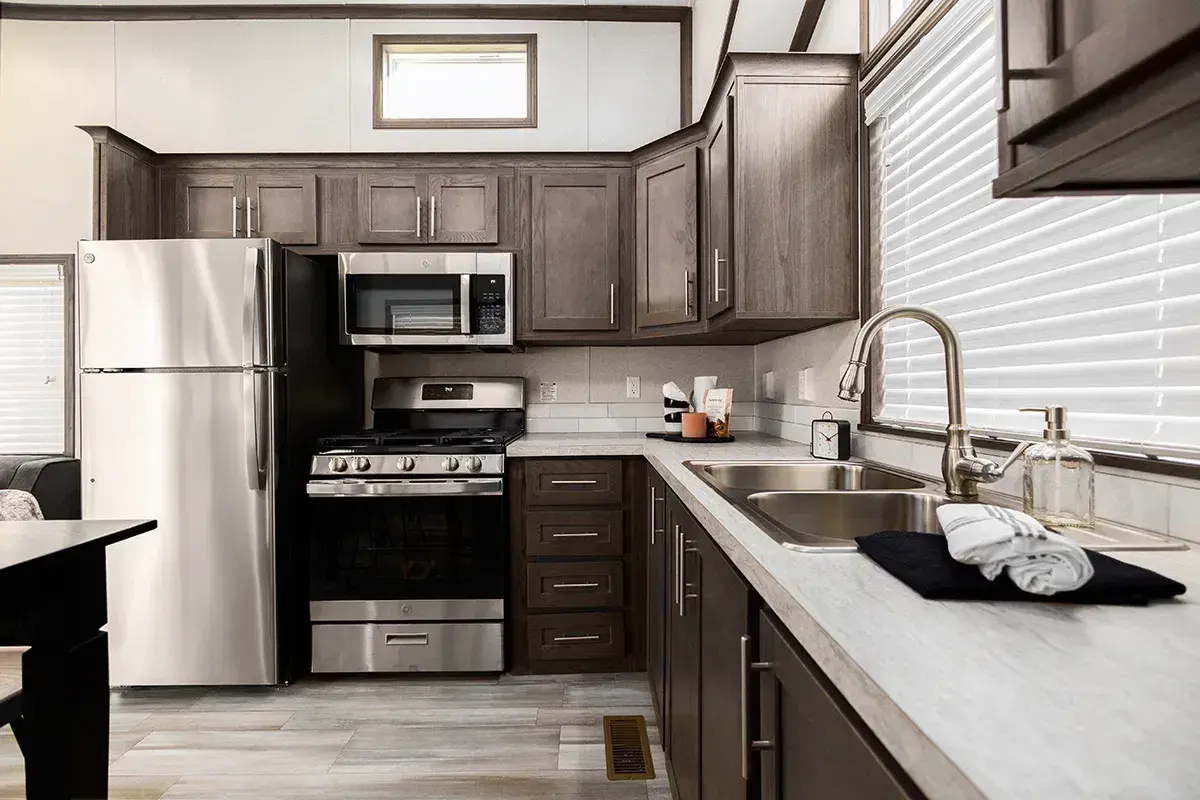 Lakeside kitchen home features
